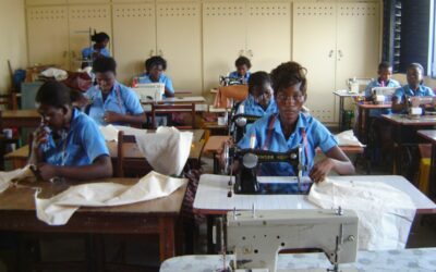 Garantizar el acceso al mercado laboral a través de la formación profesional para las jóvenes del centro Marie Dominique del barrio de Koumassi. Abidjan (Costa de Marfil)